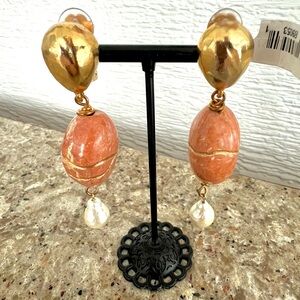 Oscar de la Renta Pinkish Peach Gold Rare Kintsugi Clip-On Pearl Stone Earrings